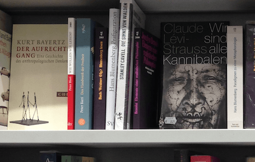 Philosophieabteilung in der Frankfurter Bahnhofsbuchhandlung